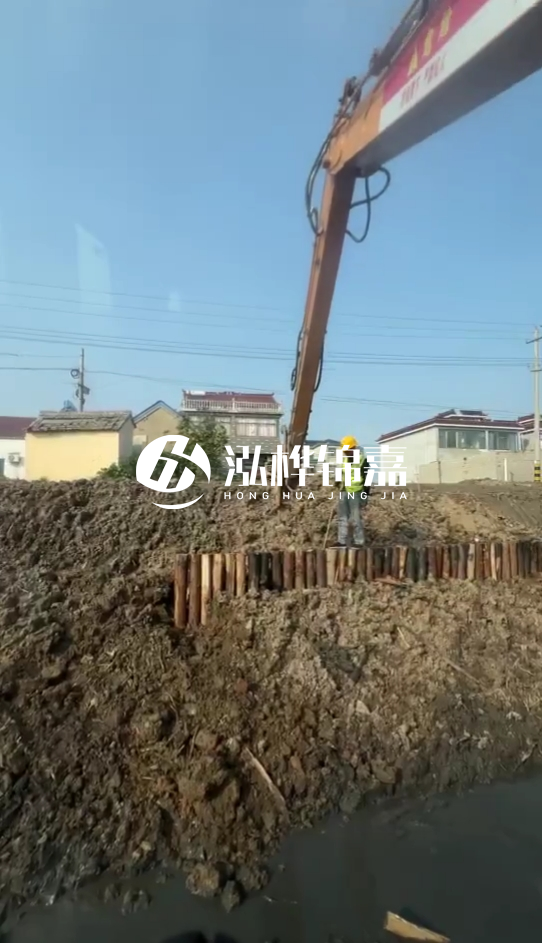 南陽挖機打木樁專業(yè)施工-打防汛木樁時選用多粗的木樁為宜？