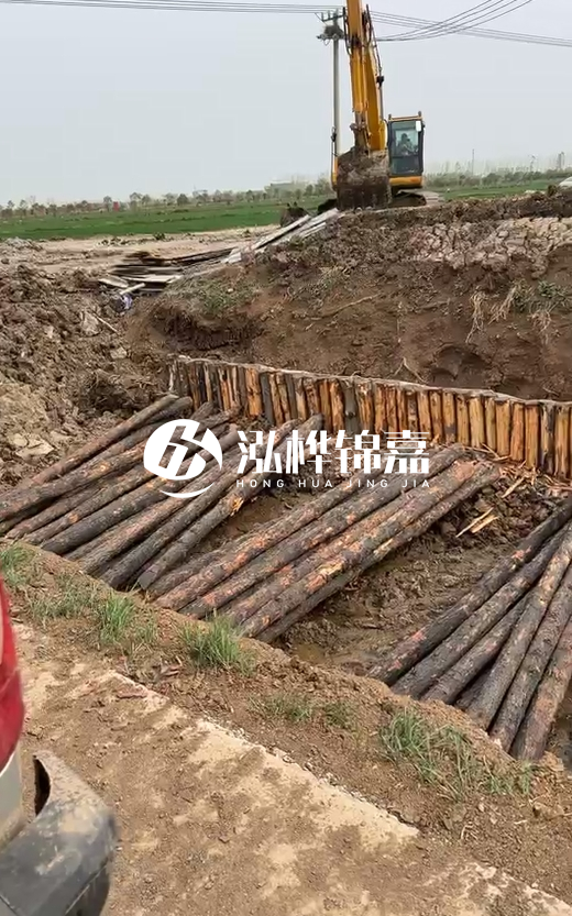 5米大頭16松木樁多少錢一根？按小頭報(bào)價(jià)貴還是大頭報(bào)價(jià)貴？