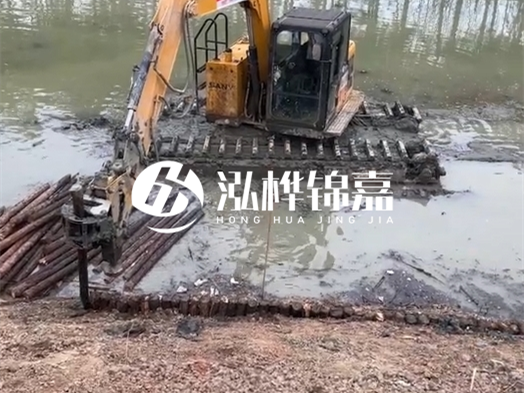 河道木材松木樁怎么選？河道工程用什么規(guī)格松木樁？